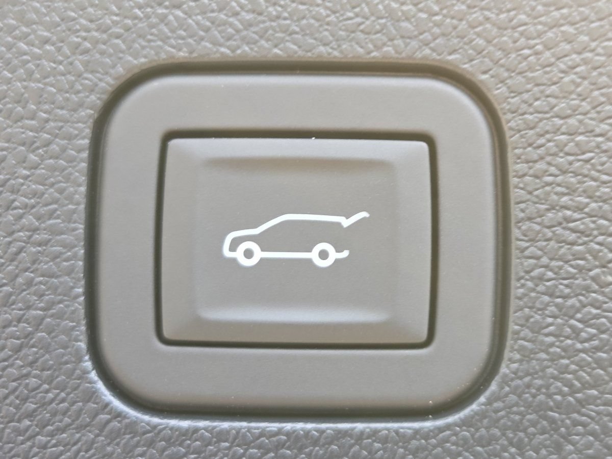 New 2027 Chevrolet Equinox LT w/ Convenience Package II FWD image 23