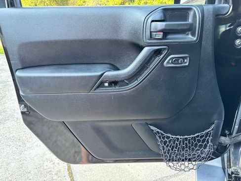 Used 2017 Jeep Wrangler Unlimited Sport w/ Quick Order Package 24S AWD/4WD image 18