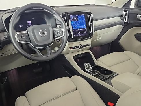 Certified 2026 Volvo XC40 B5 Plus AWD/4WD image 20