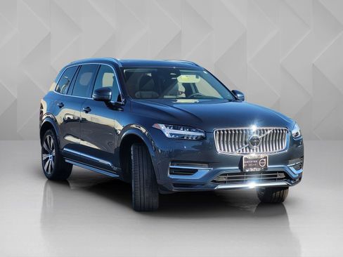 Certified 2024 Volvo XC90 T8 Plus w/ Protection Package Premier AWD/4WD image 8