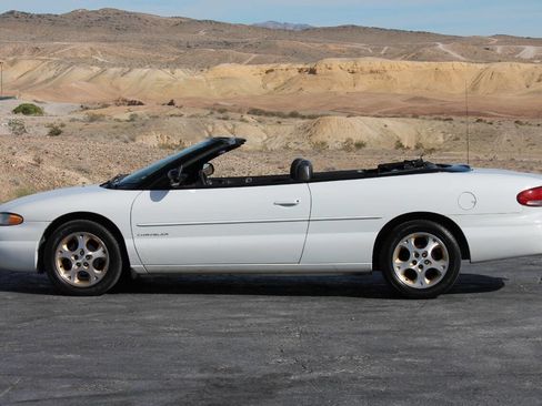 Used 2000 Chrysler Sebring JXI image 4