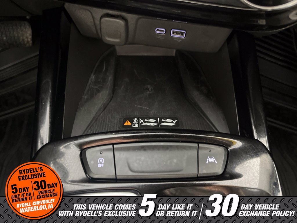 Used 2025 Chevrolet Trax LT w/ Sunroof Package FWD image 31