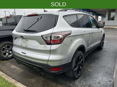 Used 2017 Ford Escape SE w/ Equipment Group 201A FWD image 2