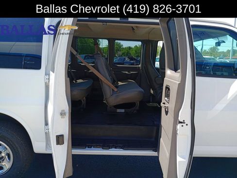 Used 2017 Chevrolet Express 2500 LS RWD image 27