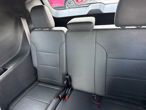 Used 2025 Buick Enclave Sport Touring image 28