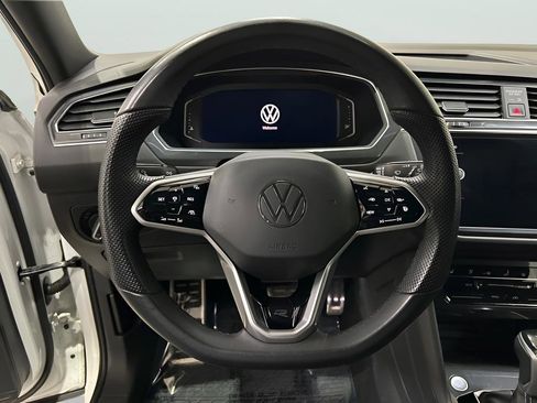 Used 2022 Volkswagen Tiguan SEL R-Line image 15