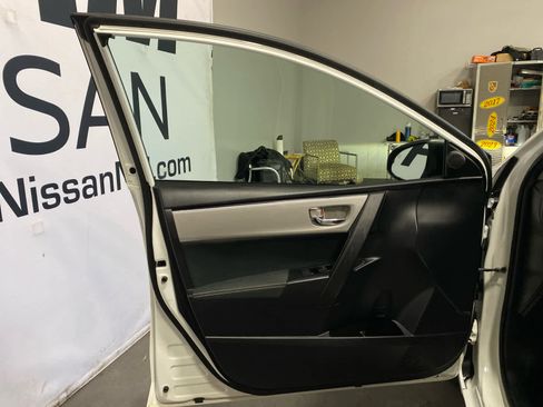 Used 2017 Toyota Corolla LE image 9