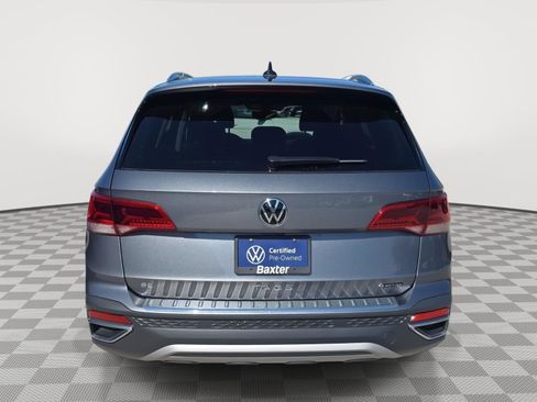 Certified 2023 Volkswagen Taos SE w/ Panoramic Sunroof Package AWD/4WD image 11