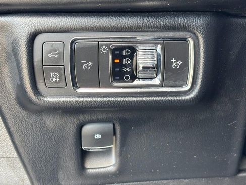 Used 2022 Lincoln Nautilus Reserve image 17