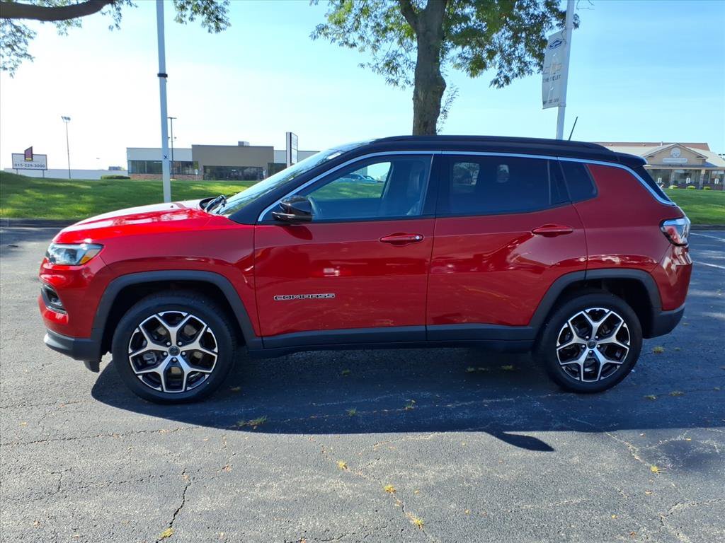 Used 2025 Jeep Compass Limited AWD/4WD image 4