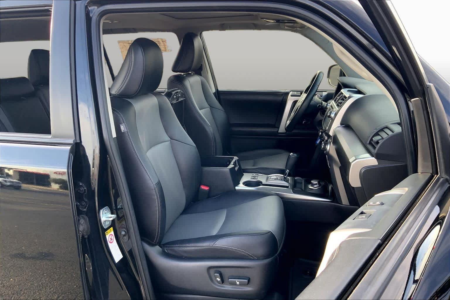 Used 2016 Toyota 4Runner SR5 Premium AWD/4WD image 9