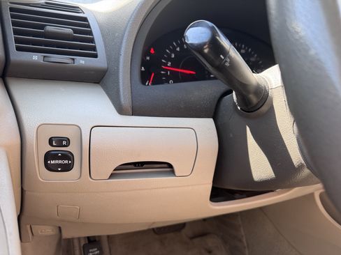 Used 2008 Toyota Camry LE FWD image 17