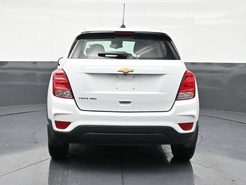 Used 2021 Chevrolet Trax LS AWD/4WD image 4