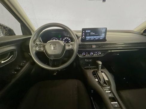 Used 2026 Honda HR-V LX image 18
