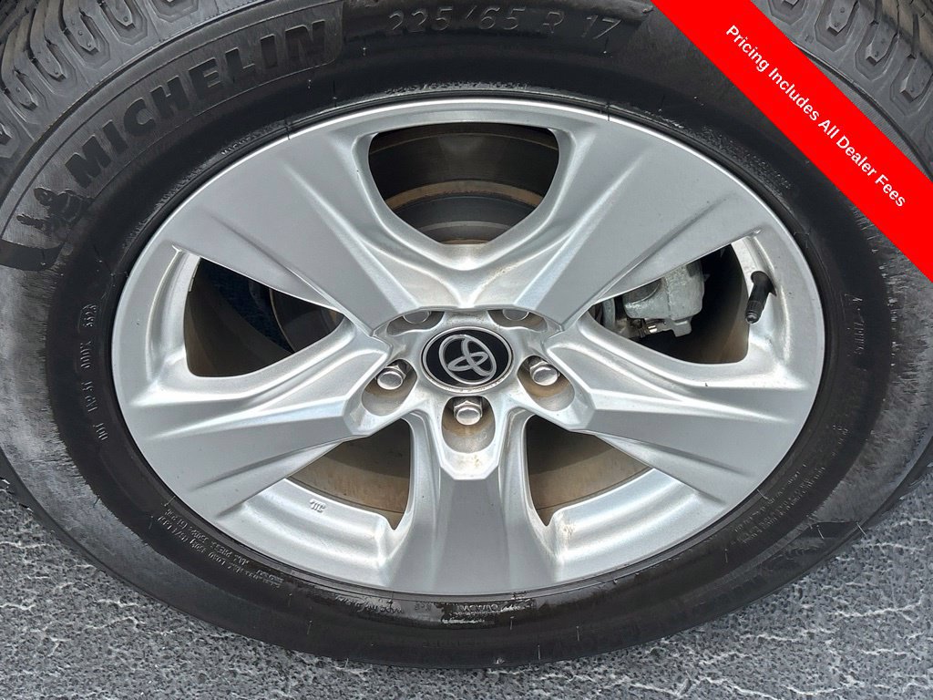 Used 2021 Toyota RAV4 XLE w/ Convenience Package FWD image 26