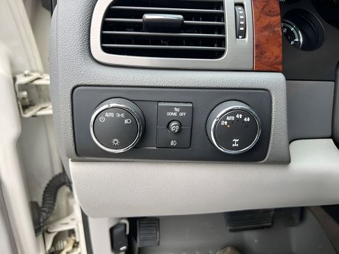 Used 2013 Chevrolet Silverado 1500 LTZ w/ LTZ White Diamond Edition image 16