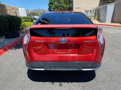 Used 2016 Toyota Prius Four Touring FWD image 9