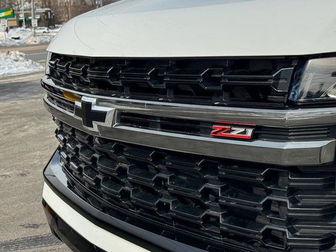 Used 2022 Chevrolet Suburban Z71 w/ Luxury Package image 10