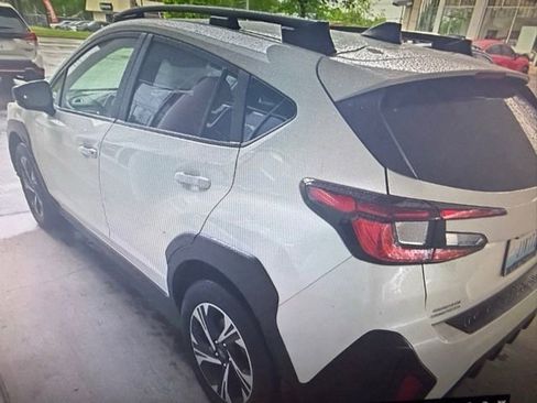 Used 2024 Subaru Crosstrek 2.0i Premium image 11