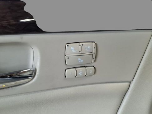 Used 2008 Cadillac DTS w/ Sun And Sound Package FWD image 13