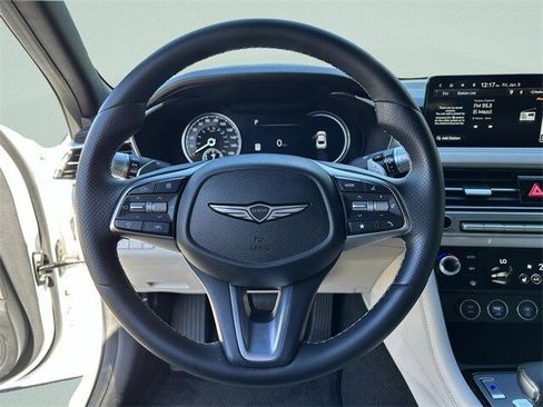 Used 2025 Genesis G70 2.5T image 27