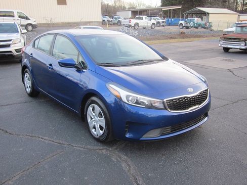 Used 2018 Kia Forte LX image 4