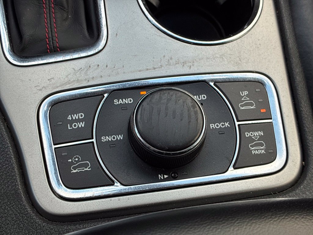 Used 2018 Jeep Grand Cherokee Trailhawk AWD/4WD image 17