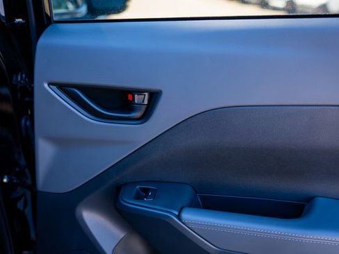 Certified 2025 Subaru Crosstrek 2.0i Premium image 27