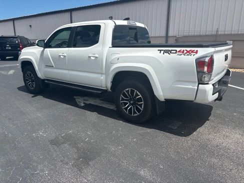 Used 2023 Toyota Tacoma TRD Sport AWD/4WD image 4