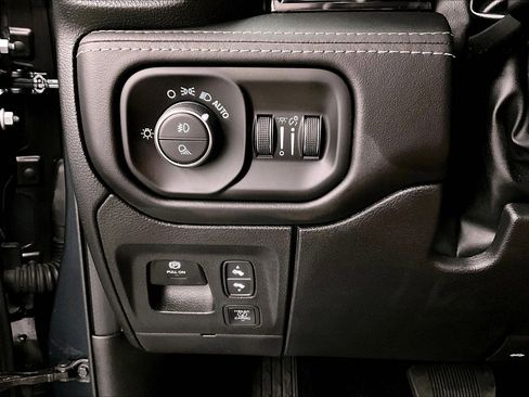 Used 2026 RAM 1500 Limited AWD/4WD image 40