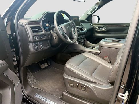 Used 2023 Chevrolet Suburban Z71 w/ Luxury Package image 28