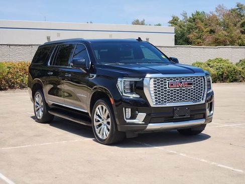 Used 2023 GMC Yukon XL Denali w/ LPO, Floor Liner Package AWD/4WD image 3