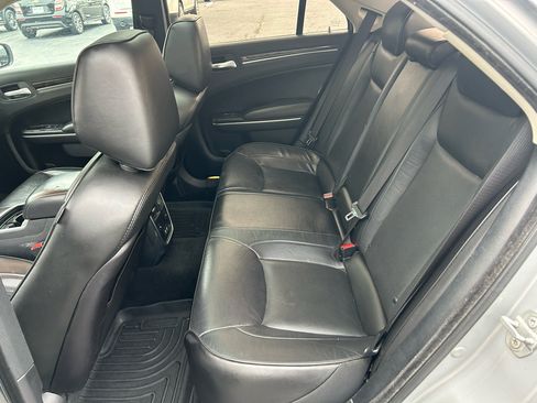 Used 2020 Chrysler 300 Limited image 7