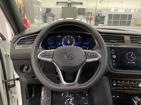 Certified 2023 Volkswagen Tiguan SE w/ Panoramic Sunroof Package AWD/4WD image 14