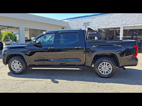 Used 2023 Toyota Tundra SR5 w/ SR5 Convenience Package AWD/4WD image 5