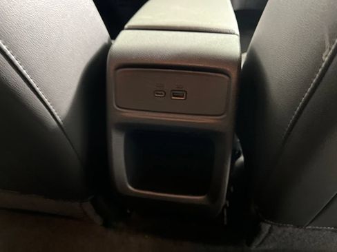 Certified 2025 Chevrolet Trax LT FWD image 17