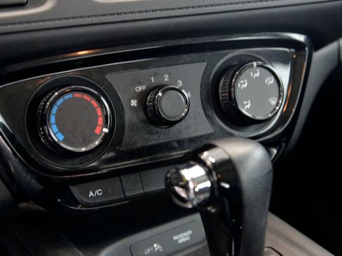 Used 2019 Honda HR-V LX image 24