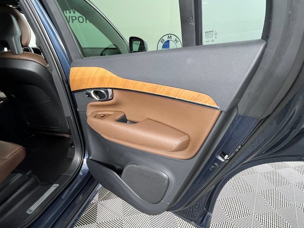 Used 2022 Volvo XC90 T6 Momentum w/ Advanced Package AWD/4WD image 26
