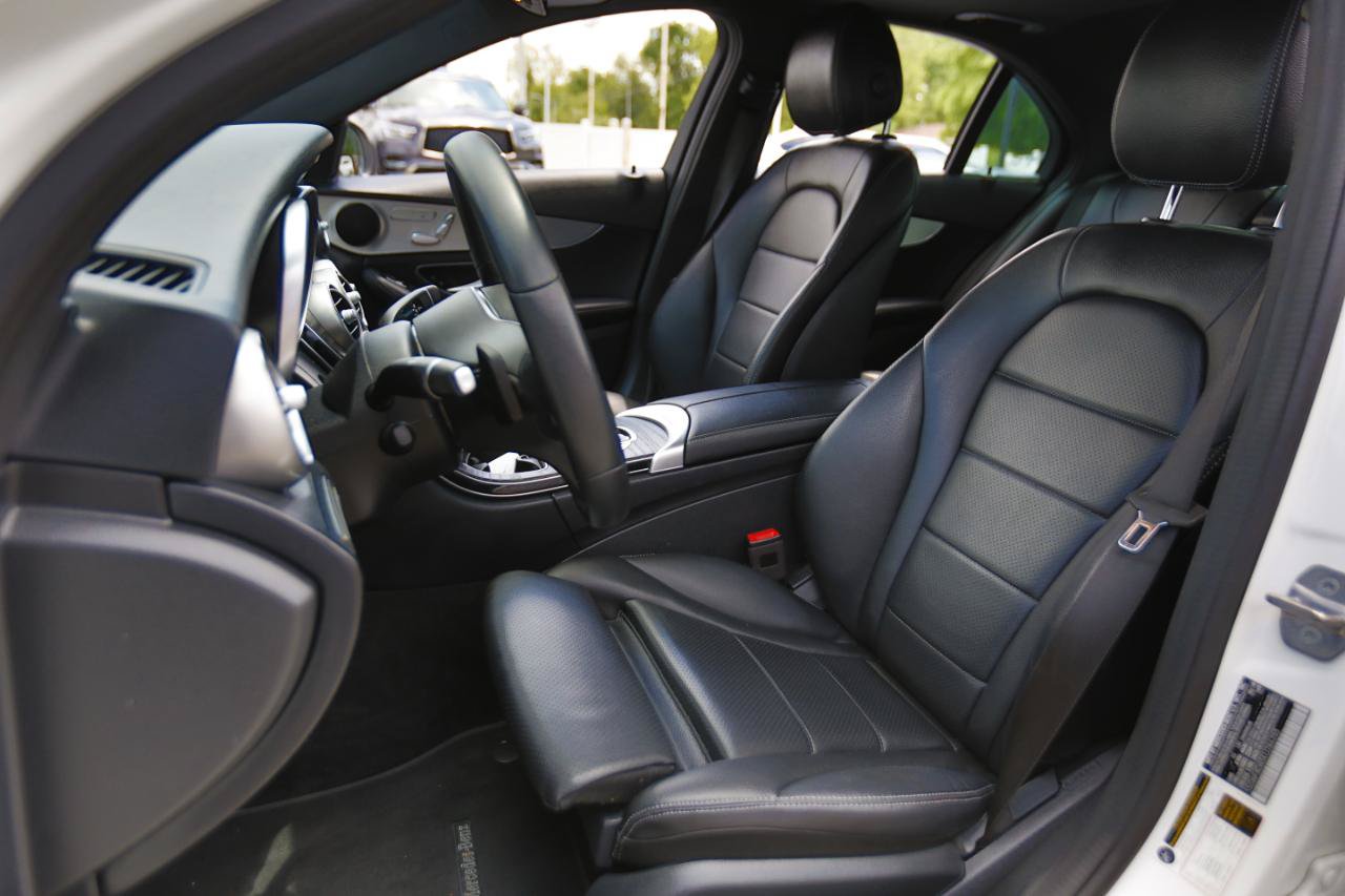Used 2019 Mercedes-Benz C 300 Sedan w/ Premium Package image 5