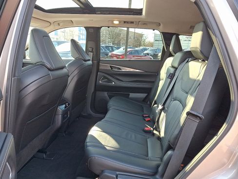 Certified 2025 INFINITI QX60 Luxe image 11