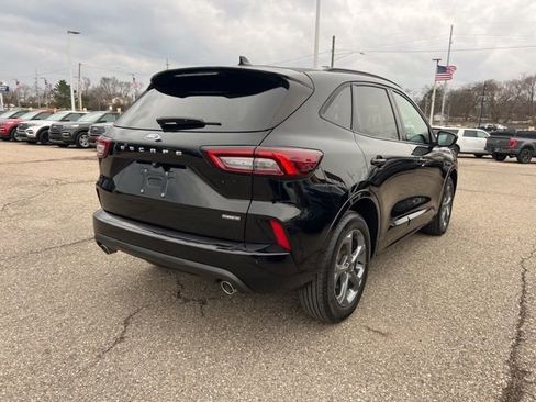 Certified 2023 Ford Escape ST-Line Select image 4