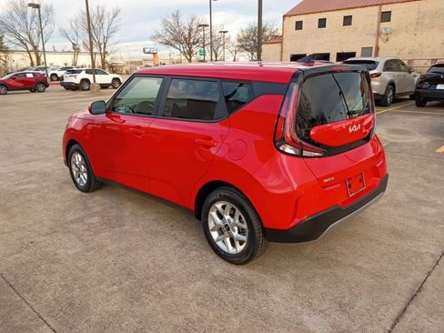 Used 2024 Kia Soul LX w/ Option Group 015 image 12