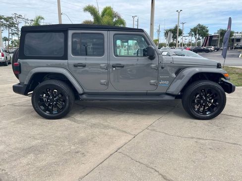 Used 2022 Jeep Wrangler Unlimited Sahara w/ Safety Group AWD/4WD image 3