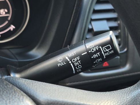 Used 2016 Honda HR-V LX image 32