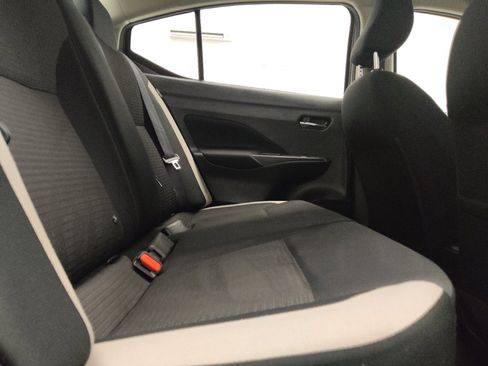 Used 2021 Nissan Versa SV FWD image 19