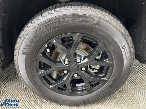 Used 2024 Jeep Grand Cherokee Altitude image 30