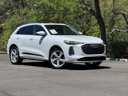 Certified 2025 Audi Q5 Premium w/ Premium Plus