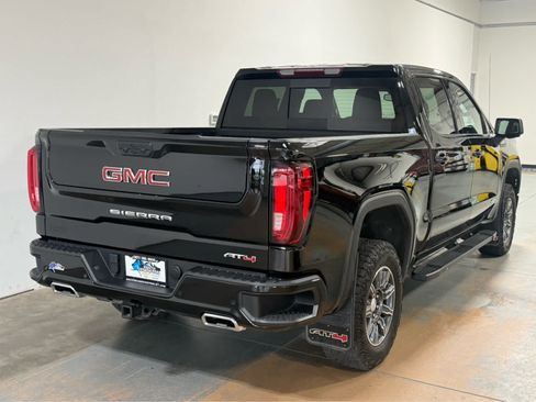 Used 2024 GMC Sierra 1500 AT4 w/ AT4 Preferred Package AWD/4WD image 7