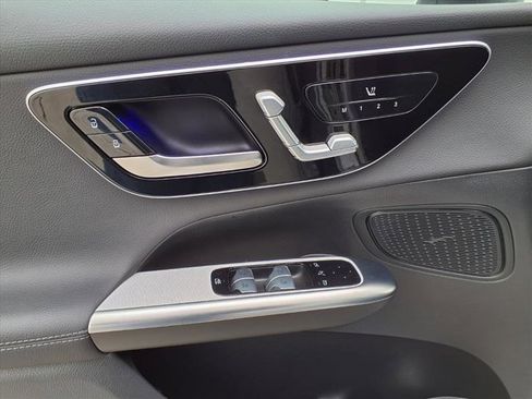 Used 2025 Mercedes-Benz GLC 300 image 13