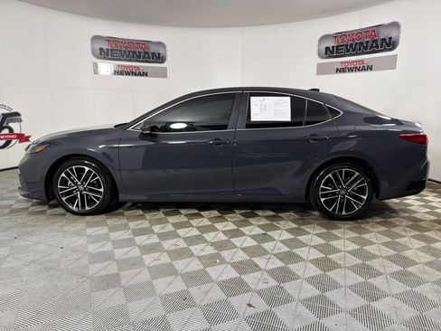 Used 2025 Toyota Camry XLE FWD image 7